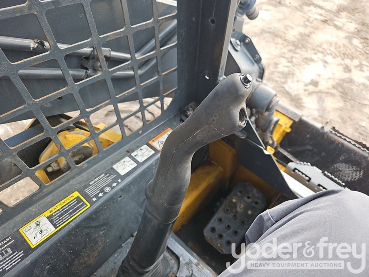 2016-deere-314g-image-21