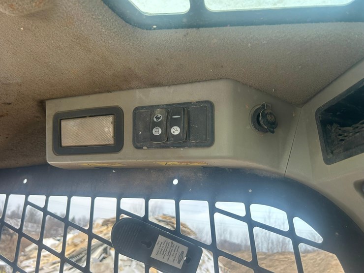 2013-caterpillar-289d-image-39
