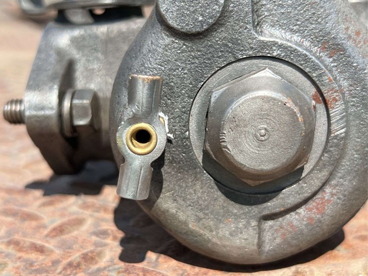 marvel-schebler-dltx67-carburetor-image-20