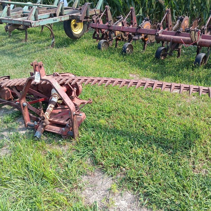 INTERNATIONAL 1300