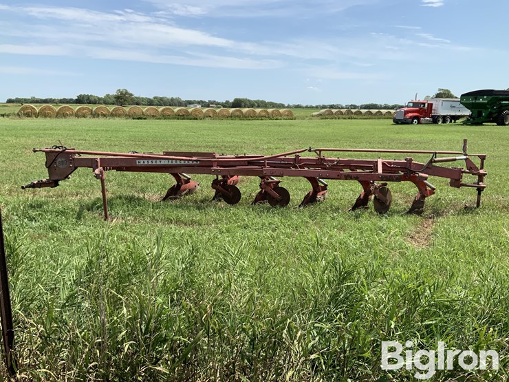 massey-ferguson-880-image-8