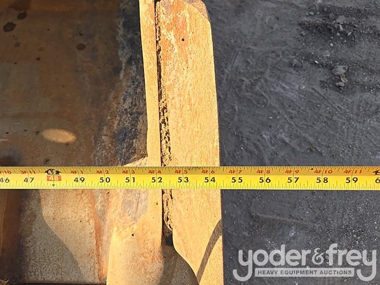 2015-caterpillar-336-f-image-11