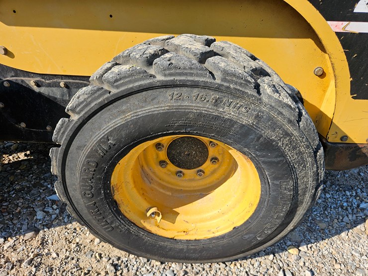 2004-caterpillar-236b-image-49