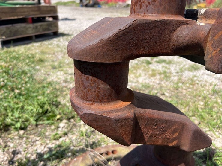 john-deere-model-g-flywheel-and-crankshaft-image-5