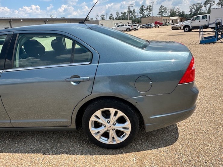 #23032-•-2012-ford-fusion-image-9