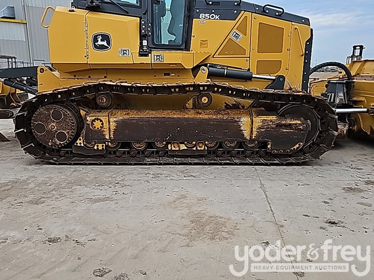 2018-deere-850k-lgp-image-14