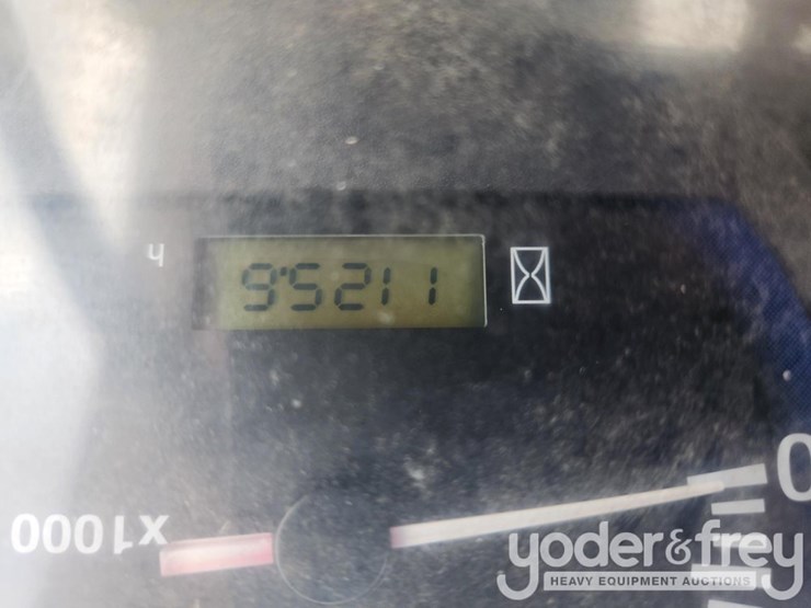 2015-kubota-l4701dt-image-8