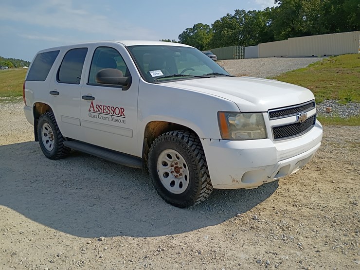 2010-chevrolet-tahoe-image-13
