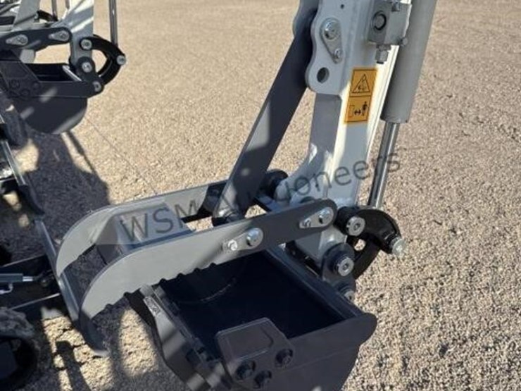 battler-et12m-6-mini-excavator-image-5