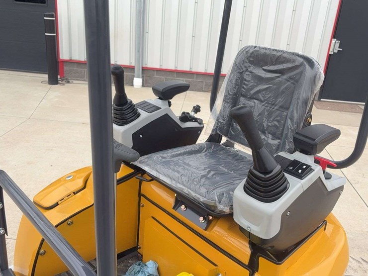 sdlanch-sdle20-mini-excavator-image-15