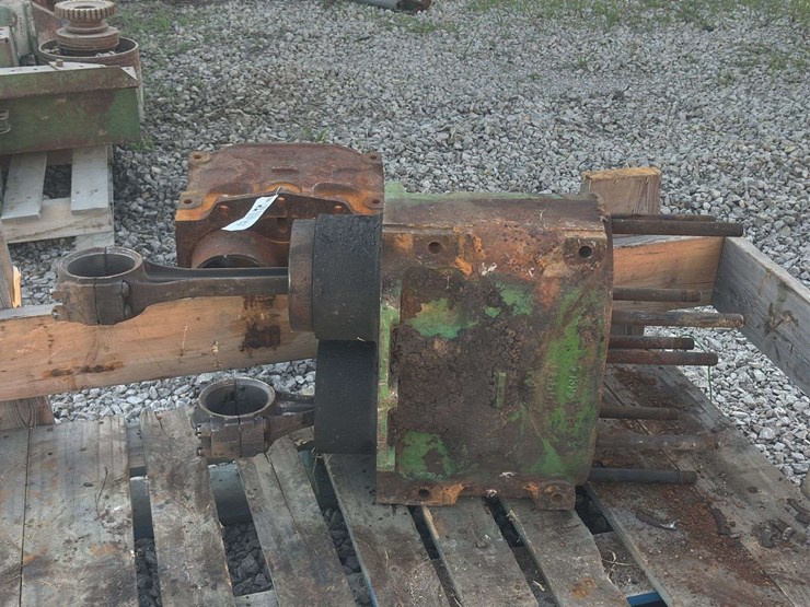 john-deere-model-g-block,-pistons,-and-rods-image-18