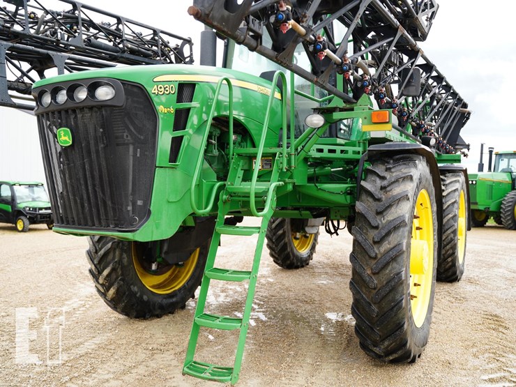 2011-john-deere-4930-image-12