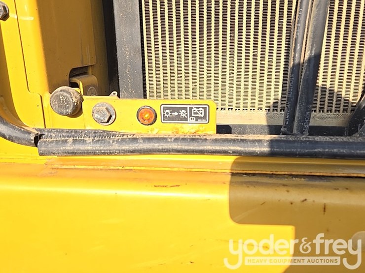 2015-caterpillar-336-f-image-49
