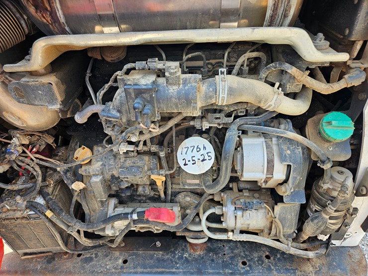 2019-bobcat-t870-image-24