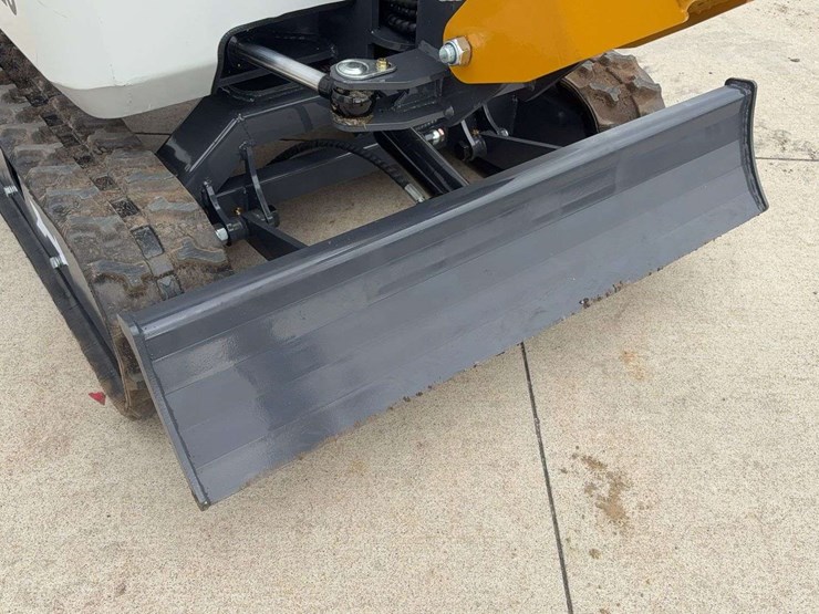 sdlanch-sdle20-mini-excavator-image-8