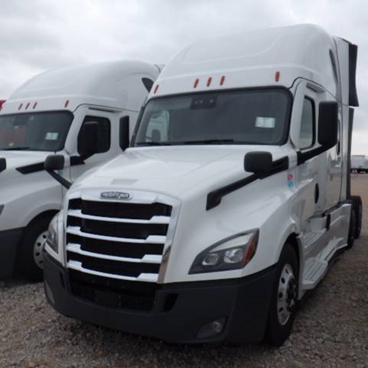 2021 FREIGHTLINER CASCADIA 126