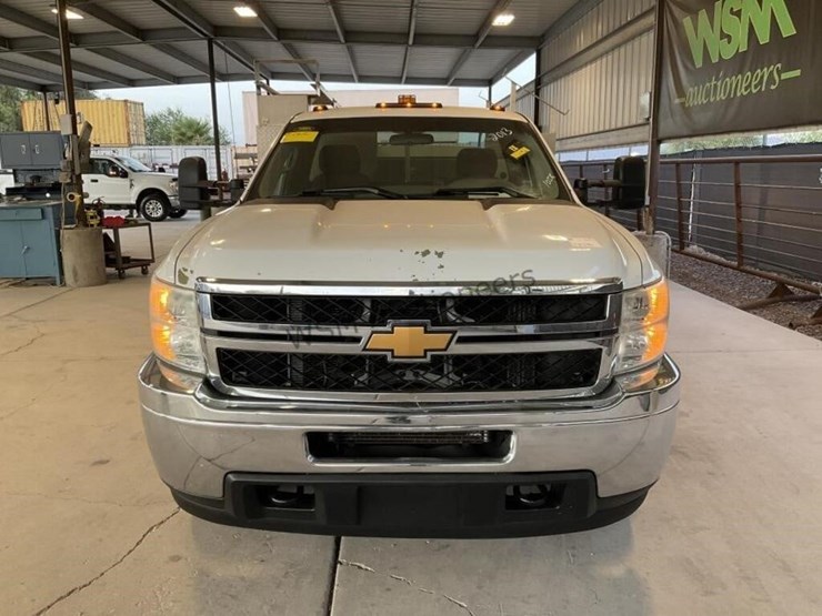 2013-chevrolet-silverado-3500hd-image-3
