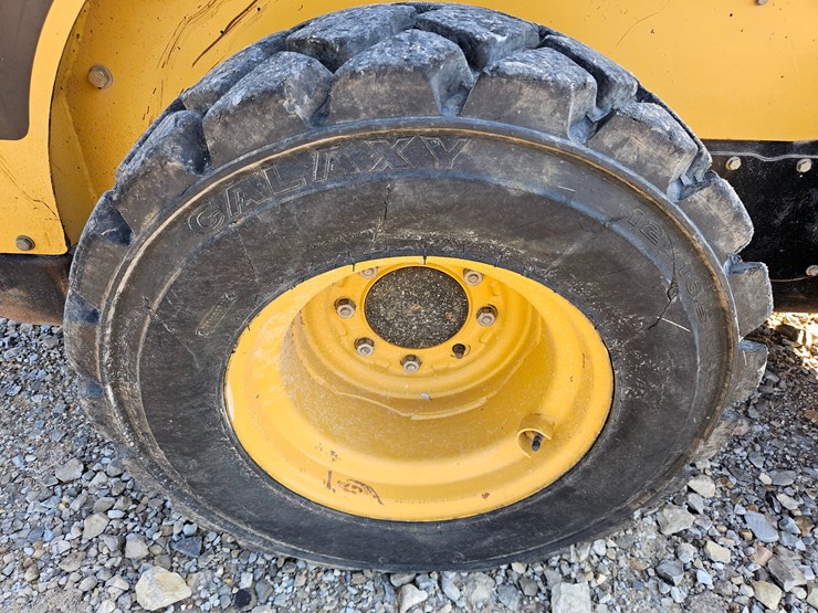 2004-caterpillar-236b-image-59