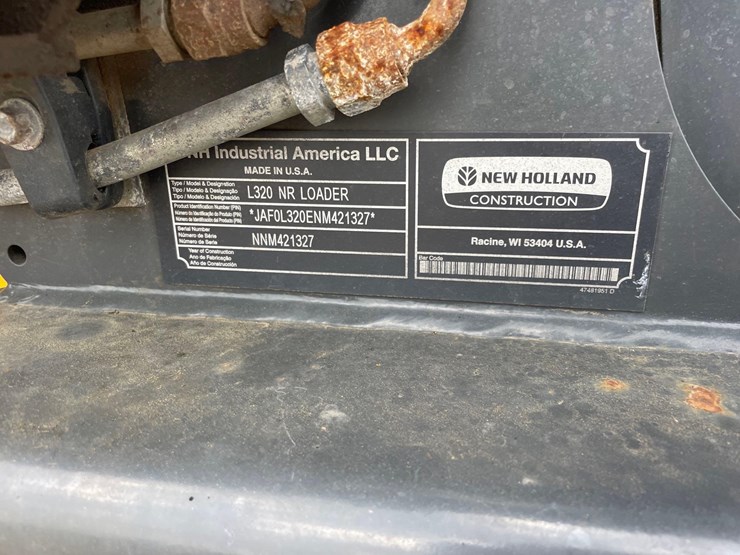 2022-new-holland-l320-image-11