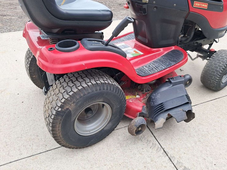 2011-craftsman-yt3000-riding-mower-image-5