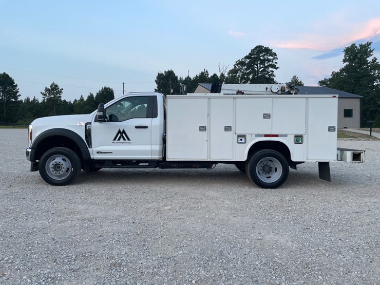 2024-ford-f550-image-8