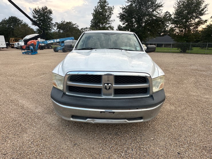 2011-dodge-1500-image-6