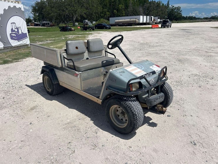 2001-club-car-carryall-utility-cart-image-2
