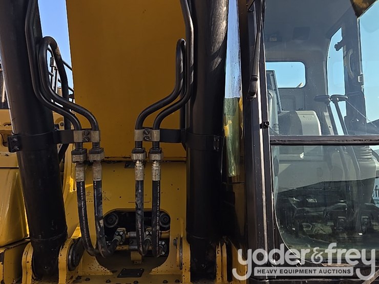 2015-caterpillar-336-f-image-31