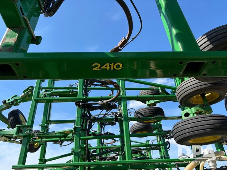john-deere-2410-image-17