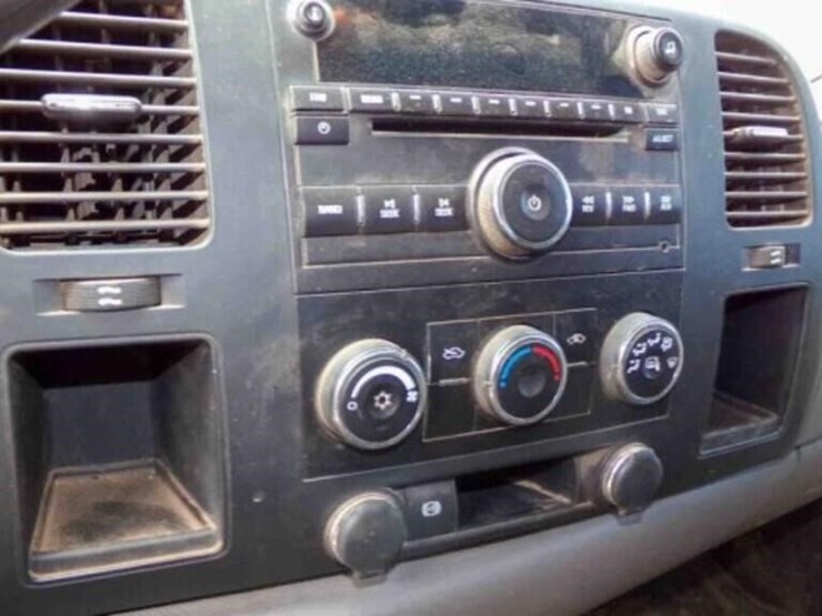 2011-chevy-4-door-dually-weld-bed-image-21