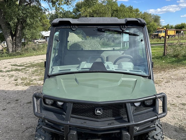 2018-john-deere-gator-xuv-835r-image-2
