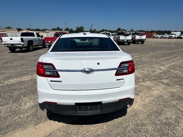 #23001-•-2017-ford-taurus-image-8