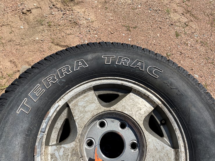 #4754-•-set-of-(2)-tires-on-rims-image-6