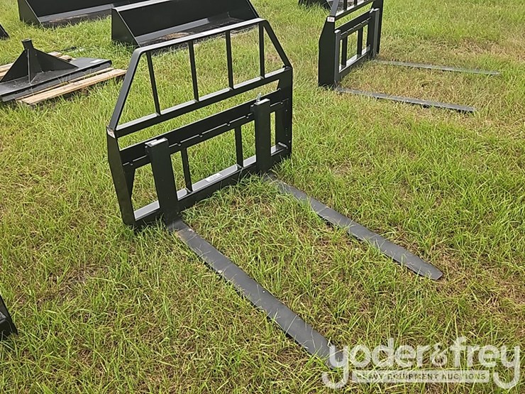 unused-kivel-48"-pallet-forks-to-suit-skidsteer.-3500lb-image-4
