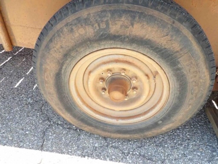24'-gooseneck-livestock-trailer-image-16
