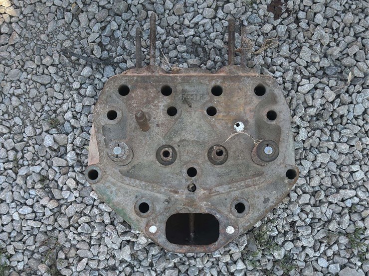 john-deere-model-g-head-image-1