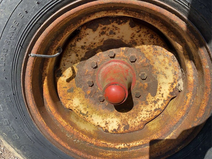 new-holland-519-image-9