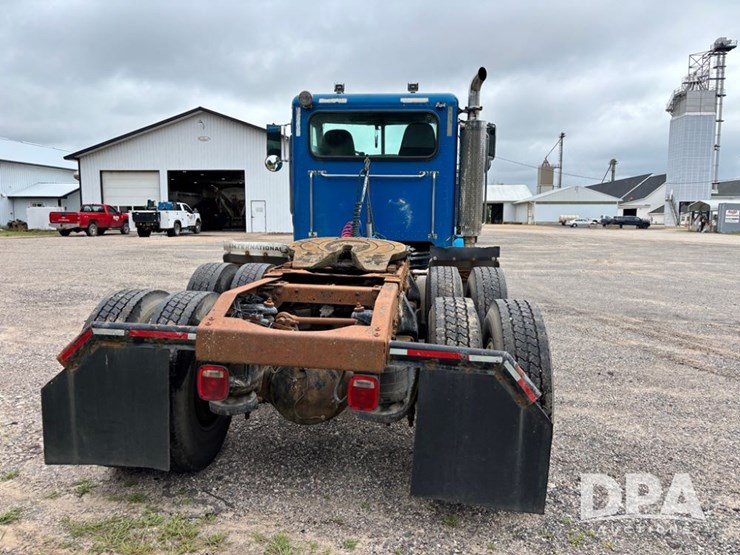 2002-peterbilt-379-image-8