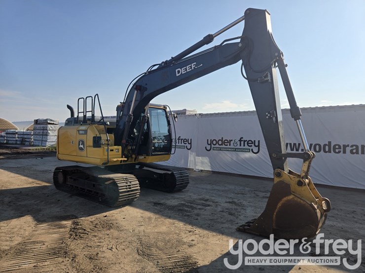 2022-deere-130g-image-7