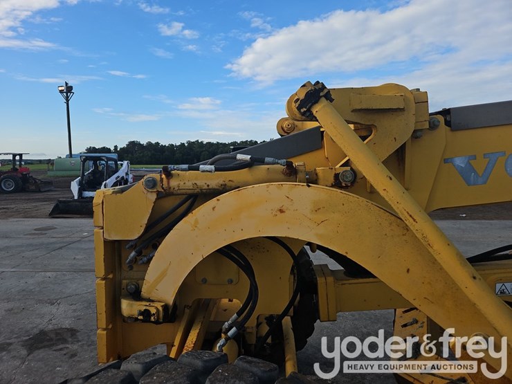 2005-volvo-g930-image-15
