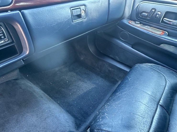 #22948-•-1997-cadillac-victoria-hearse-image-47