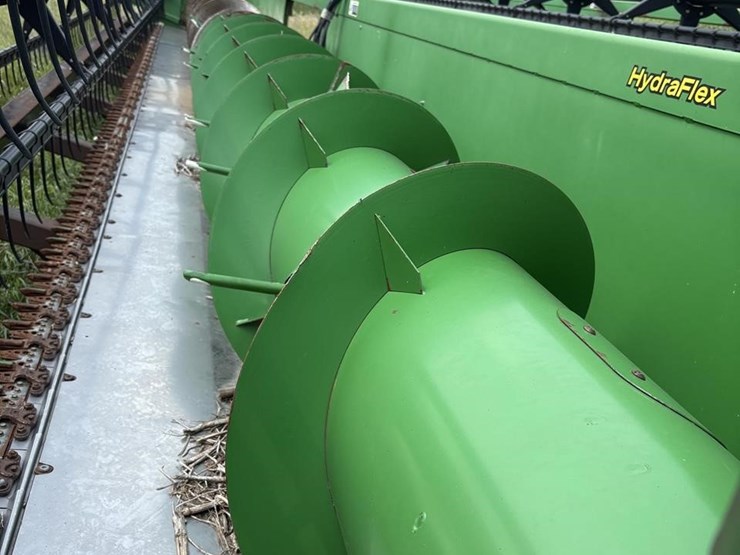2010-john-deere-635f-image-15