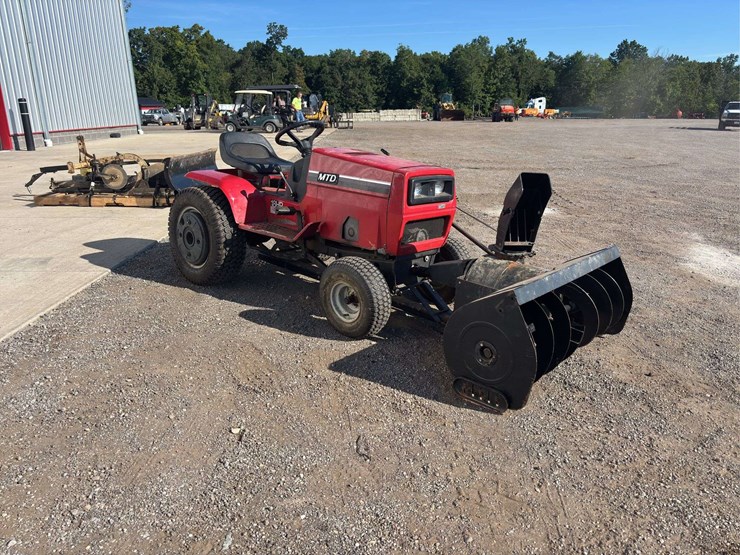 mtd-lawn-tractor-image-2