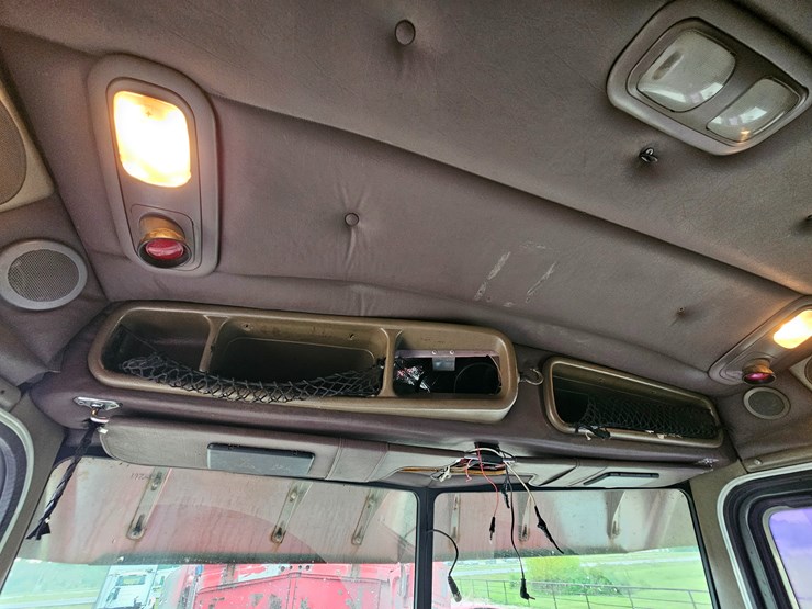 2003-peterbilt-379-image-74
