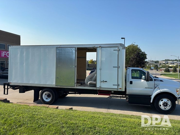 2023-ford-f650-image-13