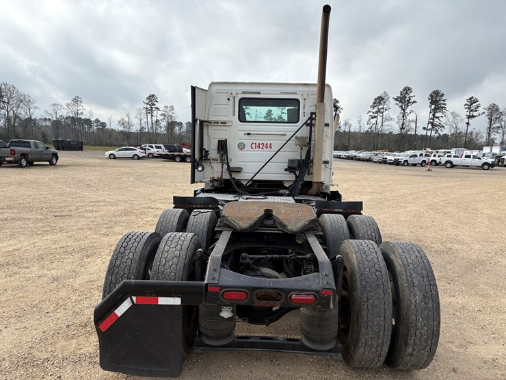 #78680-•-2014-volvo-vnm-truck-tractor-image-4