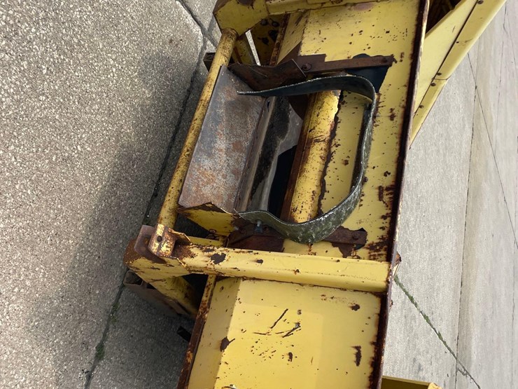 new-holland-890-image-54
