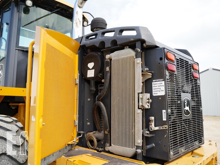 2015-deere-544k-image-29