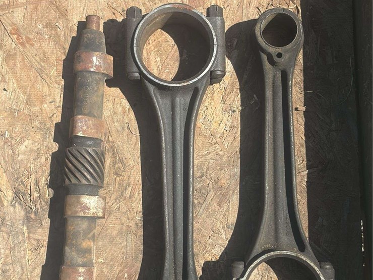 john-deere-model-g-rod-set-and-camshaft-image-1