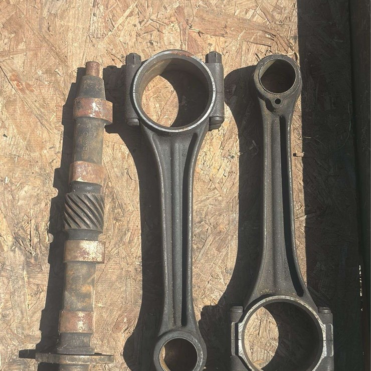 John Deere Model G Rod Set and Camshaft